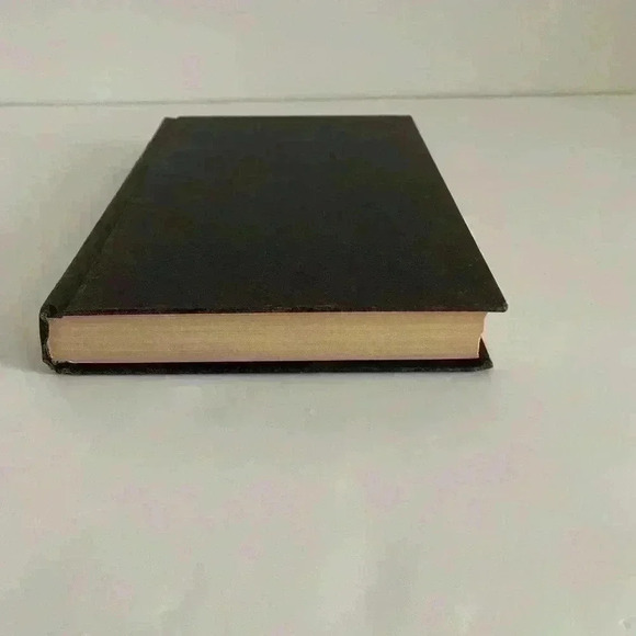 Danielle Steel The Ghost - Picture 5 of 9